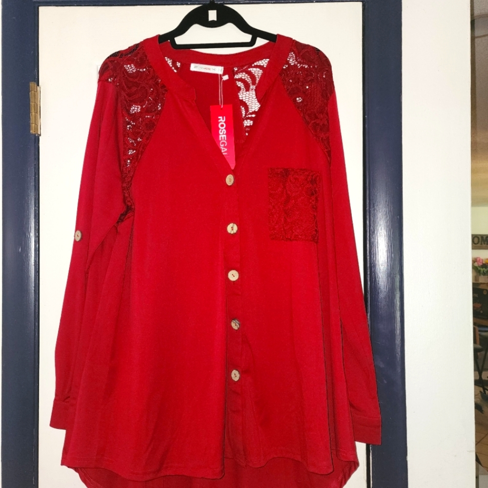 Beautiful dressy shirt, never worn 1xl by Rosegal